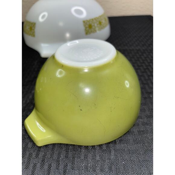 Pyrex Verde Cinderella Full Set of Four Bowls - Picture 8 of 9